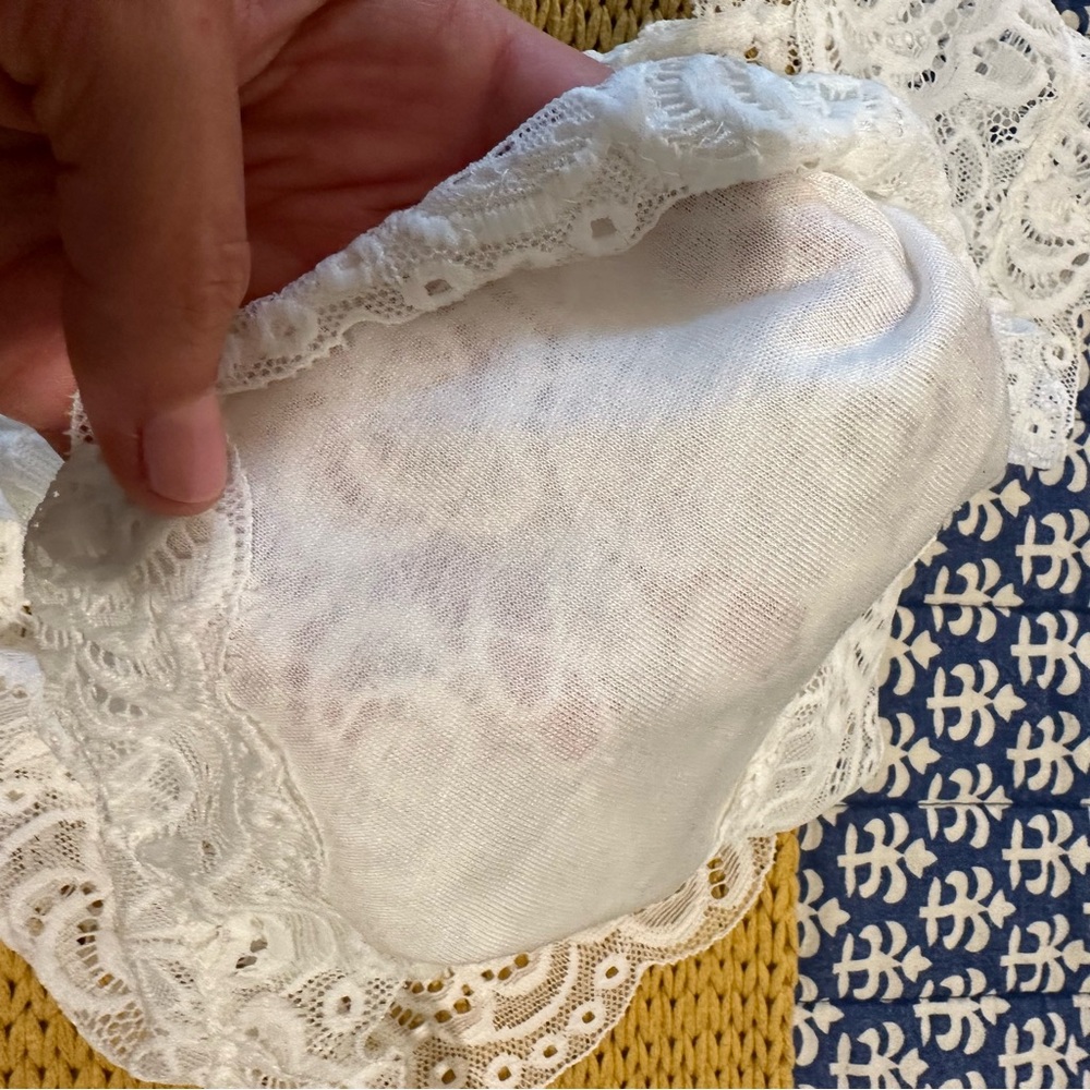 Express White Lace Crop Top - Picture 3 of 4